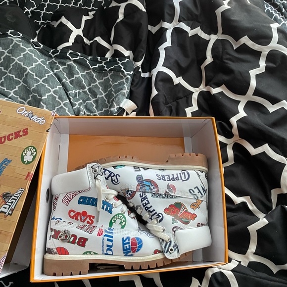 Timberland X Mitchell and Ness Hardwood Classics - Picture 3 of 3